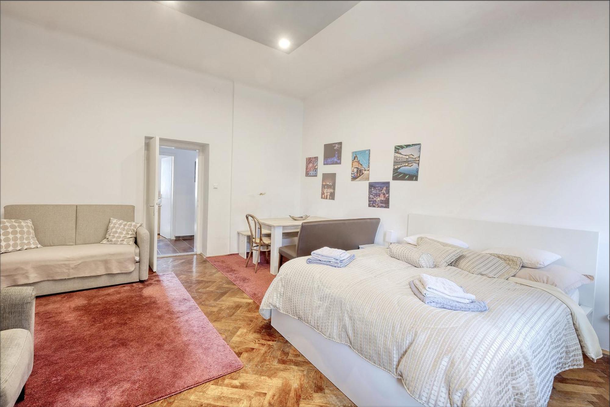 Nick & Klaras Central Apartments Ljubljana Ngoại thất bức ảnh